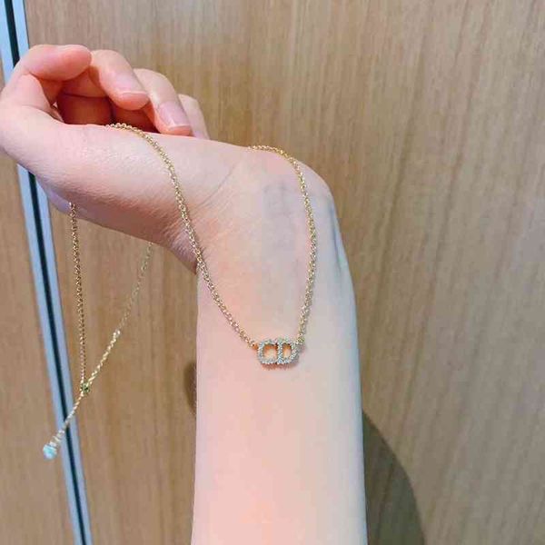 classic letter full diamond necklace women's simple and versatile clavicle chain, Black 
classic letter full diamond necklace women's simple and versatile clavicle chain, Black