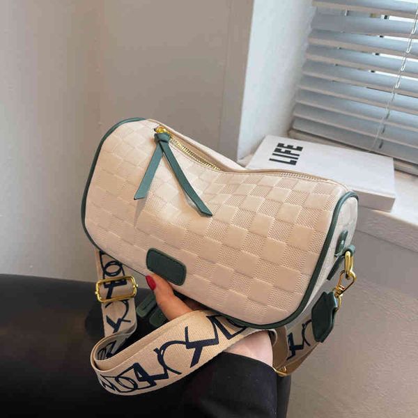 bag female fashion trend temperament wide shoulder strap single light lattice pattern large capacity simple msenger designer bags
bag female fashion trend temperament wide shoulder strap single light lattice pattern large capacity simple msenger designer bags