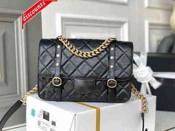 brand design 2696 woman's luxury letter plaid shoulder chain cc bag lambskin handbag vintage messenger bags oil wax skin leather le boy, Black;red
brand design 2696 woman's luxury letter plaid shoulder chain cc bag lambskin handbag vintage messenger bags oil wax skin leather le boy, Black;red