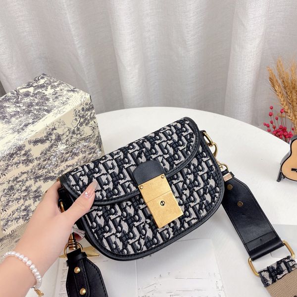 luxurys designers ladies shoulder bags handbag women fashion mother dancing party small square cossbody purse handbags clutch chain messenge, Red;black
luxurys designers ladies shoulder bags handbag women fashion mother dancing party small square cossbody purse handbags clutch chain messenge, Red;black