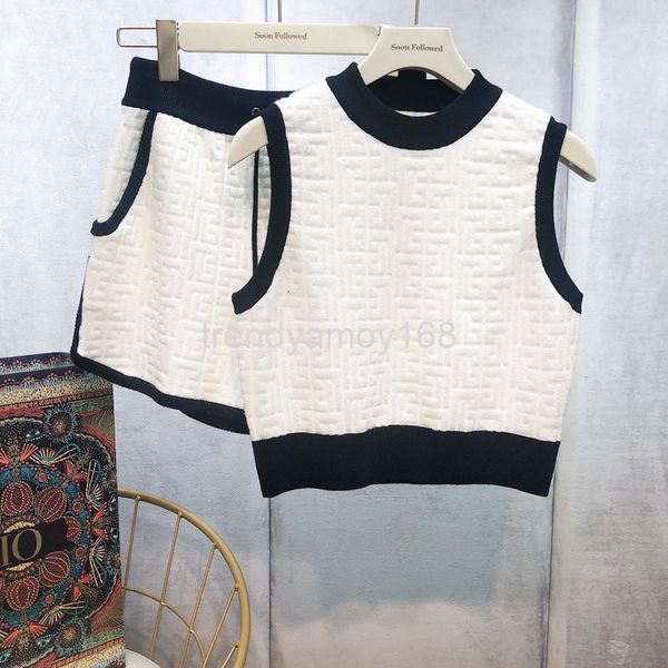 women's knits & tees sports series knitted suit 21 summer lingge flower round neck sleeveless vest + sports shorts, White
women's knits & tees sports series knitted suit 21 summer lingge flower round neck sleeveless vest + sports shorts, White