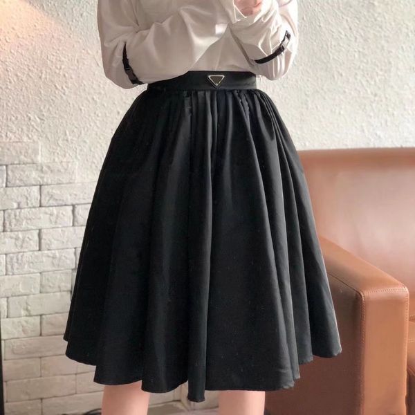 designer 2022 triangle label short skirt recycled nylon high waist pleated puffy versatile casual loose skirts, Black
designer 2022 triangle label short skirt recycled nylon high waist pleated puffy versatile casual loose skirts, Black