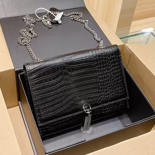 alligator crossbody bag women handbag purse flap messenger bags chain tassel single shoulder bag genuine leather crocodile bag, Black;red
alligator crossbody bag women handbag purse flap messenger bags chain tassel single shoulder bag genuine leather crocodile bag, Black;red