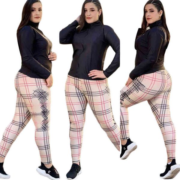 j2647 2022 women's new plaid luxury temperament commuter printed two-piece casual set, White
j2647 2022 women's new plaid luxury temperament commuter printed two-piece casual set, White