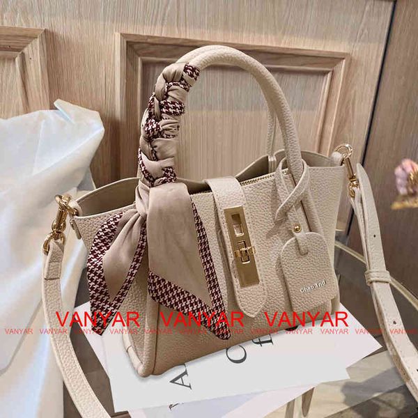 meet tott bag women in paris 2022 new high-level commuter hand-held single shoulder messenger bag guangzhou