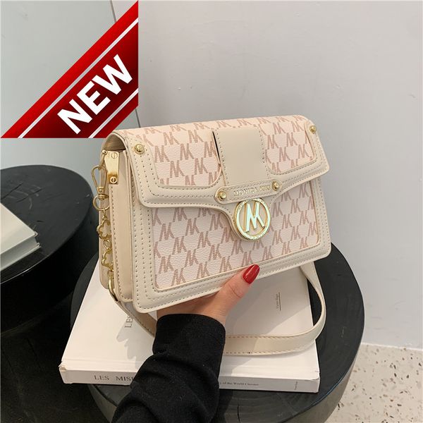 new messenger 2022 bag female fashion texture net red chain one shoulder underarm small square bagluxury style
new messenger 2022 bag female fashion texture net red chain one shoulder underarm small square bagluxury style