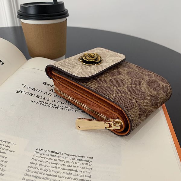 2022 camellia large-capacity ladies wallet new student anti-degaussing multi-card card holder, Red;black
2022 camellia large-capacity ladies wallet new student anti-degaussing multi-card card holder, Red;black