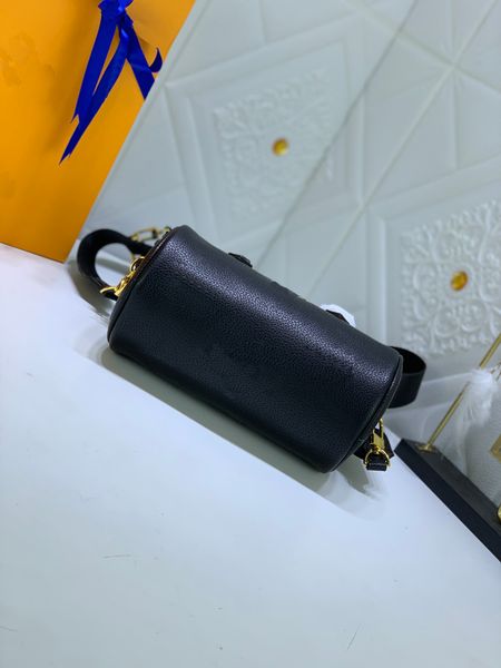 new handbag women bags small square fashion ladies designer mini tote leather women's cosmetic bag luxury shoulder handbags123
new handbag women bags small square fashion ladies designer mini tote leather women's cosmetic bag luxury shoulder handbags123