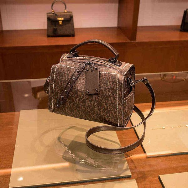 hong kong brand tofu bag high texture old flower women's 2022 fashion versatile menger small square
hong kong brand tofu bag high texture old flower women's 2022 fashion versatile menger small square