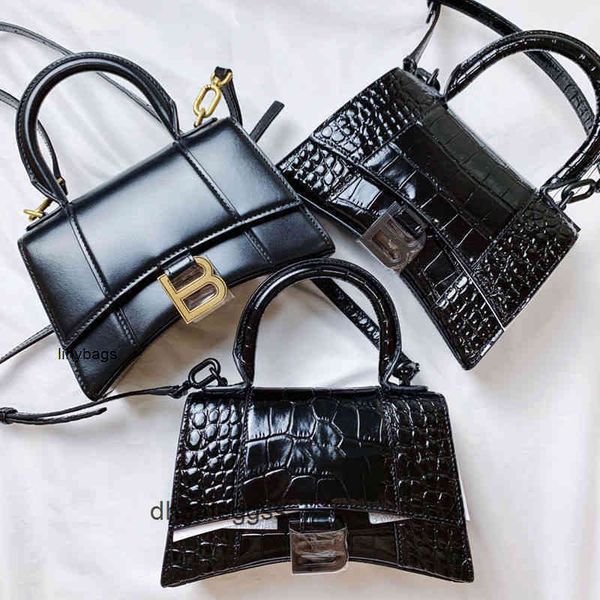 balencaigass handbags italy new hourglass b home high version leather women's one shoulder messenger retro crocodile handbag lu 0j44 y0
balencaigass handbags italy new hourglass b home high version leather women's one shoulder messenger retro crocodile handbag lu 0j44 y0