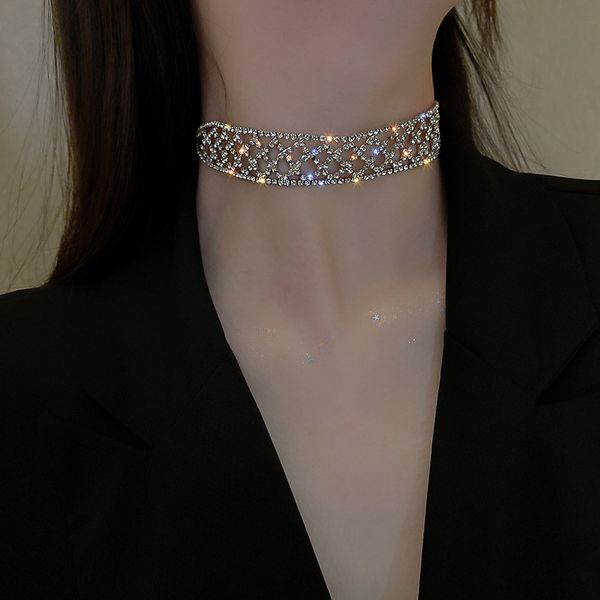 european and american super flash rhinestone necklace choker collarbone chain female neck jewelry, Golden;silver
european and american super flash rhinestone necklace choker collarbone chain female neck jewelry, Golden;silver