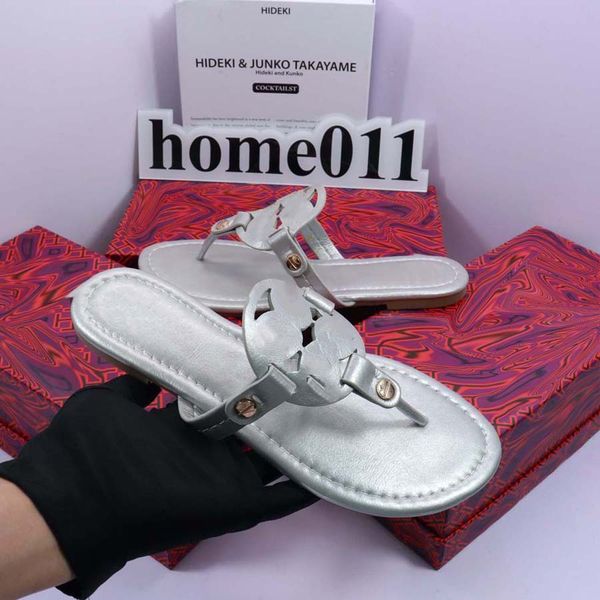 ladies slippers summer new sandals fashion jacket leather flip flops buckle beach sandals women54, Black
ladies slippers summer new sandals fashion jacket leather flip flops buckle beach sandals women54, Black