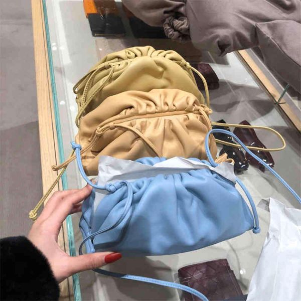 venetas bottegas 2022 bag women's leather cloud wrinkled dumpling armpit soft single shoulder messenger small apgx
venetas bottegas 2022 bag women's leather cloud wrinkled dumpling armpit soft single shoulder messenger small apgx