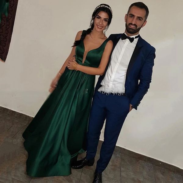 dark green satin evening dresses a line v neck sleeveless simple prom formal gowns sweep train, Black;red
dark green satin evening dresses a line v neck sleeveless simple prom formal gowns sweep train, Black;red