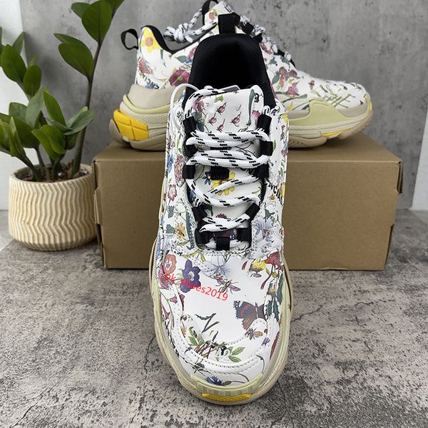 2022 men's women's triple s luxury designer shoes oversized black white gray pink fashion platform trainers sports sneakers
2022 men's women's triple s luxury designer shoes oversized black white gray pink fashion platform trainers sports sneakers