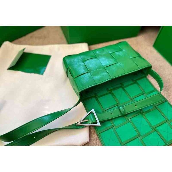 original edition luxury handbags venetas's bottegass oil woven bags wax cassette leather cowhide women's single shoulder diagonal
original edition luxury handbags venetas's bottegass oil woven bags wax cassette leather cowhide women's single shoulder diagonal