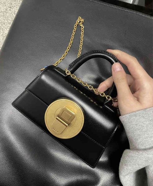 2022peco's new 842 can seri gradient small portable diagonal straddle bag high sense designer bags
2022peco's new 842 can seri gradient small portable diagonal straddle bag high sense designer bags