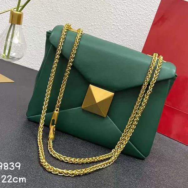 2022 women shoulder bag designer genuine leather crossbody bags girls flap pocket luxurys designers handbags tote maxi gold rivet design 5 c
2022 women shoulder bag designer genuine leather crossbody bags girls flap pocket luxurys designers handbags tote maxi gold rivet design 5 c