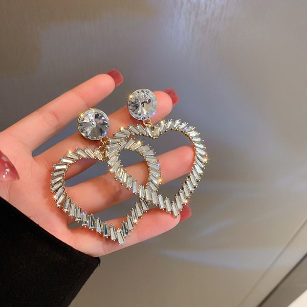 925 silver needle european and american zircon with diamond love heart earrings high-key dignified eardrops internet celebrity all-match fas, Golden
925 silver needle european and american zircon with diamond love heart earrings high-key dignified eardrops internet celebrity all-match fas, Golden