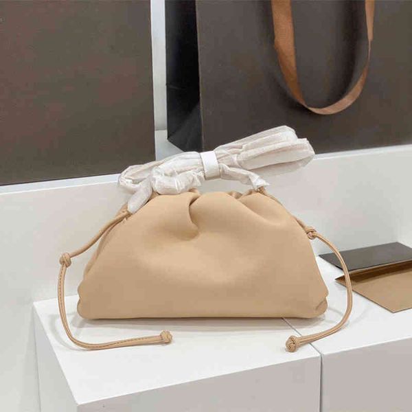 handbags venetas designer bottegas fold the cloud same leather high-end small women's messenger bag one sh b v fbu1
handbags venetas designer bottegas fold the cloud same leather high-end small women's messenger bag one sh b v fbu1