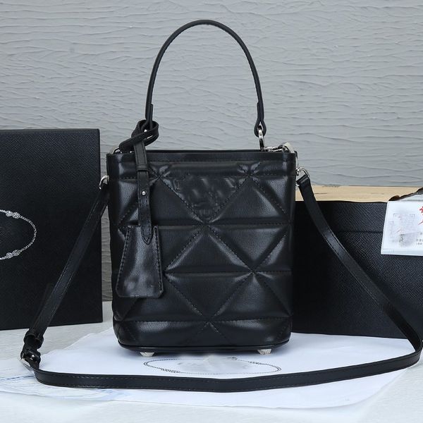 bucket bag women tote bag genuine leather handbag purse diamond embroidery design crossbody bags removable adjustable shoulder strap
bucket bag women tote bag genuine leather handbag purse diamond embroidery design crossbody bags removable adjustable shoulder strap