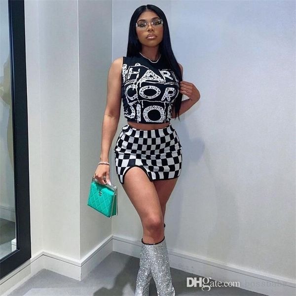 fashion designer letter printted micro split two piece square plaid undershirt short skirt set, Black;gray
fashion designer letter printted micro split two piece square plaid undershirt short skirt set, Black;gray
