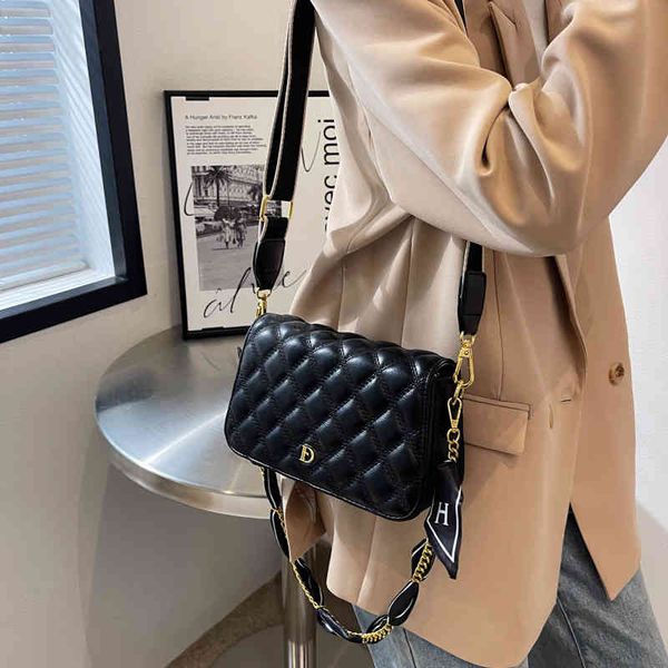 2022 new fashion lingge chain single shoulder niche dign msenger women's bag foreign style small fragrance square
2022 new fashion lingge chain single shoulder niche dign msenger women's bag foreign style small fragrance square