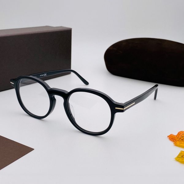 womens eyeglasses frame clear lens men sun gasses fashion style protects eyes uv400 with case 5606, Silver
womens eyeglasses frame clear lens men sun gasses fashion style protects eyes uv400 with case 5606, Silver