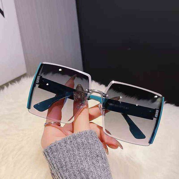 2022 latest fashion designer factory online export sunglasses new women's rimls trend, White;black
2022 latest fashion designer factory online export sunglasses new women's rimls trend, White;black