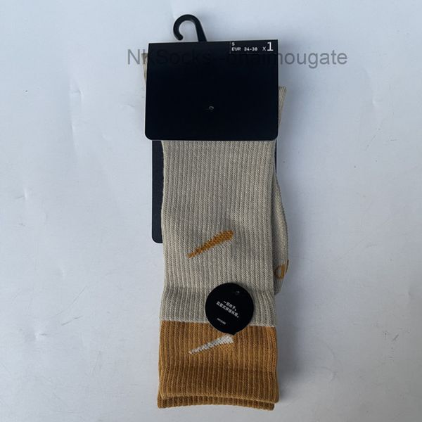 men classic fashion socks hook brand color stitched men's women's long tube sports training sock street couple middle tubes luxury, Black
men classic fashion socks hook brand color stitched men's women's long tube sports training sock street couple middle tubes luxury, Black