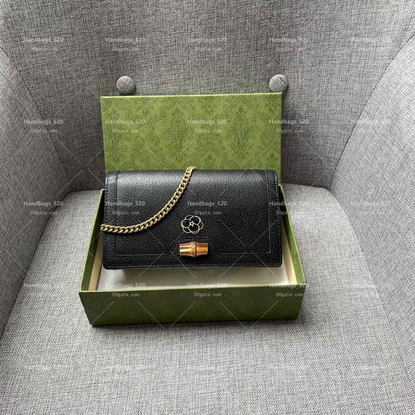 genuine leather wallets women chain handbags 2022 new fashion luxury purses long large capacity female clutch bag with box 696817, Red;black
genuine leather wallets women chain handbags 2022 new fashion luxury purses long large capacity female clutch bag with box 696817, Red;black