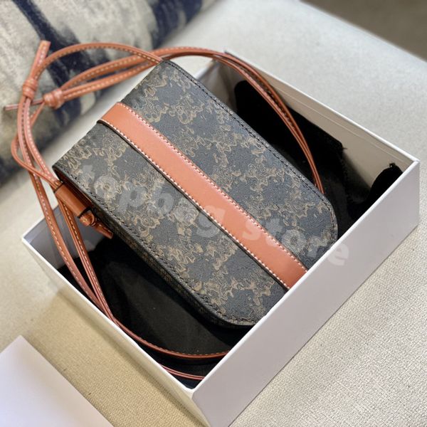 new womens fashion cross body bag designer mobile phone bag printing contrast color design retro wild 18cmx12cm
new womens fashion cross body bag designer mobile phone bag printing contrast color design retro wild 18cmx12cm