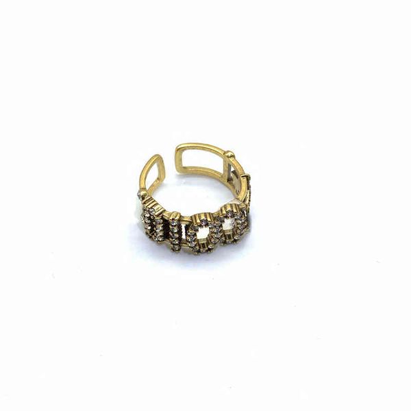 gift box full brilliant diamonds ring women fashion simple red popular ring engraving, Golden;silver
gift box full brilliant diamonds ring women fashion simple red popular ring engraving, Golden;silver