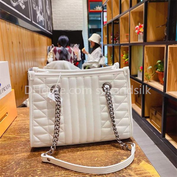 ladies bags luxury designer one-shoulder bag double shoulder strap metal silver chain women's black white handbag fashion diamond strip
ladies bags luxury designer one-shoulder bag double shoulder strap metal silver chain women's black white handbag fashion diamond strip