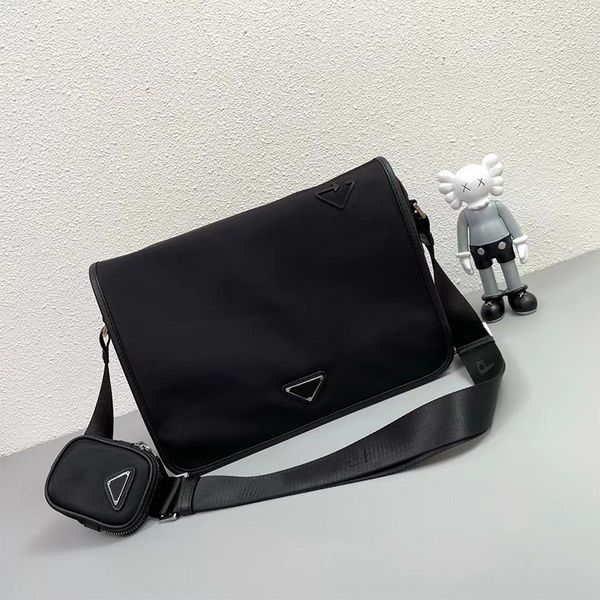 2022 new nylon messenger bag for men and women with the same fashion trend, handsome, functional, super fashionable and portable
2022 new nylon messenger bag for men and women with the same fashion trend, handsome, functional, super fashionable and portable