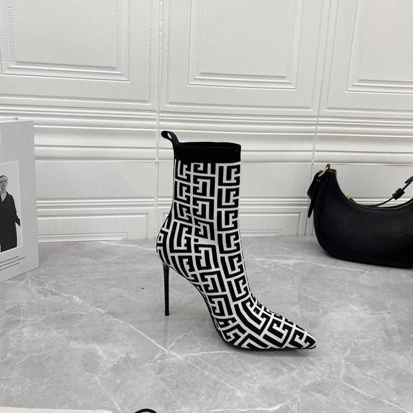 yucheng01 22ss fashion swirl printing flynit high heel ankle boots 10.5cm luxurys designers internet celebrity star same style shoes knit so, Black
yucheng01 22ss fashion swirl printing flynit high heel ankle boots 10.5cm luxurys designers internet celebrity star same style shoes knit so, Black