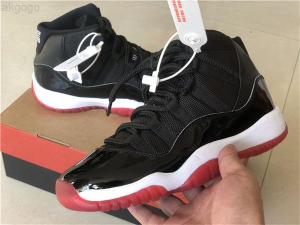 authentic 2022 11 high og bred athletic shoes men women 23 black white varsity red real carbon fiber zapatos sneakers with original box
authentic 2022 11 high og bred athletic shoes men women 23 black white varsity red real carbon fiber zapatos sneakers with original box