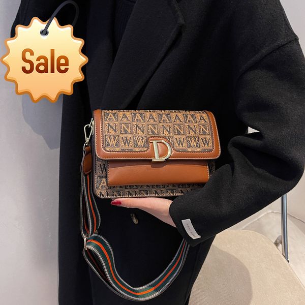 women's new simple wide belt cute womens shoulder trendy small square leather bag female korea concise solid handbag
women's new simple wide belt cute womens shoulder trendy small square leather bag female korea concise solid handbag
