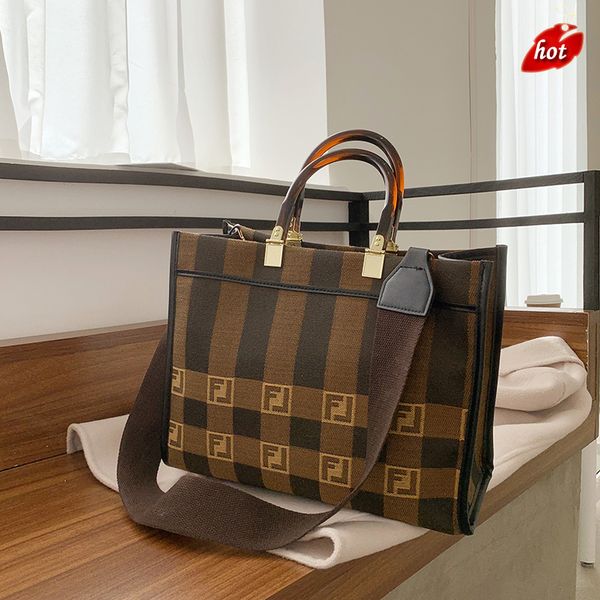 factory online export designer brand bag handbag new fashion canvas women's one shoulder stripe printed tote large capacity shopping di
factory online export designer brand bag handbag new fashion canvas women's one shoulder stripe printed tote large capacity shopping di