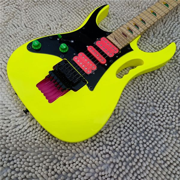 turn my guitar 6 stringsnatural electric guitar with white pearled pickguard,rosewood fretboard
turn my guitar 6 stringsnatural electric guitar with white pearled pickguard,rosewood fretboard