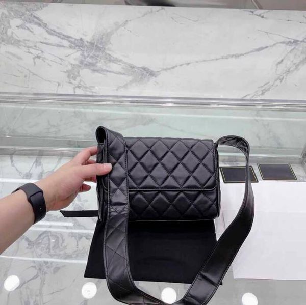 tz women's jumbo flap french designer bags white black aged genuine leather crossbody bag ruthenium-finish metal hardware oversized cha
tz women's jumbo flap french designer bags white black aged genuine leather crossbody bag ruthenium-finish metal hardware oversized cha