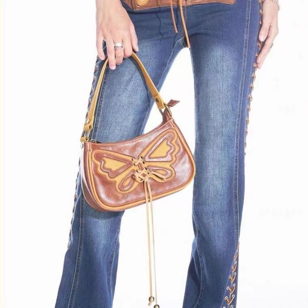 french retro fashion 2022 niche design shoulder bag brown bow embroidery all-match trend baguette underarm bag
french retro fashion 2022 niche design shoulder bag brown bow embroidery all-match trend baguette underarm bag