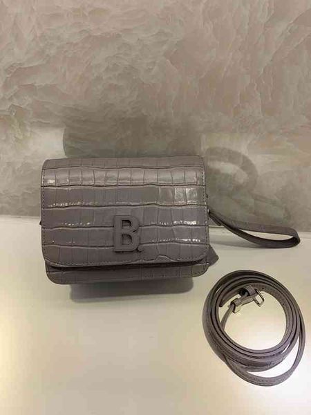 classic luxury bbbalencaigasss handbags 2022 b fashion home leather cherry blossom powder crocodiless pattern beancurd b-button single shoul
classic luxury bbbalencaigasss handbags 2022 b fashion home leather cherry blossom powder crocodiless pattern beancurd b-button single shoul