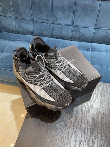 2022 sneakers luxury boot brand designer men women casual shoes sneaker light trainers size38-44, Black
2022 sneakers luxury boot brand designer men women casual shoes sneaker light trainers size38-44, Black