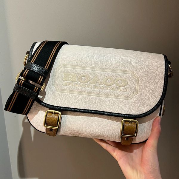designer bags 2022 new orlai women's carriage printing knitting wide shoulder belt postman single messenger
designer bags 2022 new orlai women's carriage printing knitting wide shoulder belt postman single messenger
