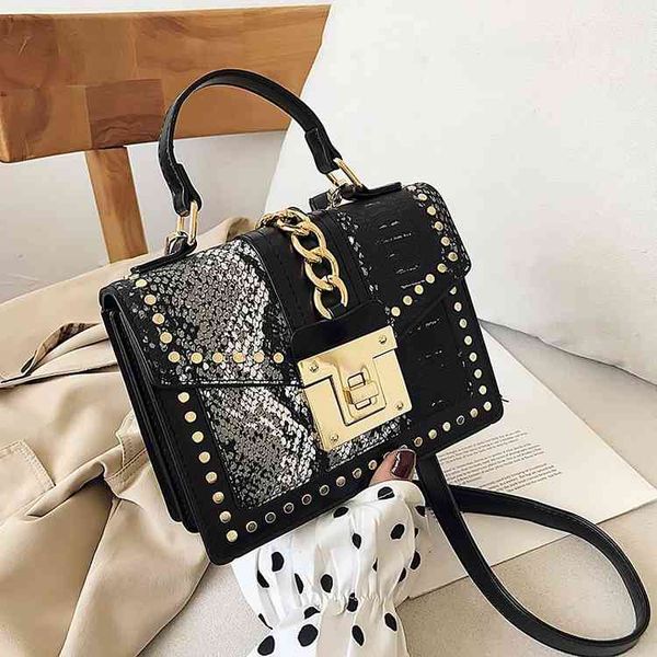2022 fashion women's single shoulder messenger hand lock small square crossbody shoulder bags
2022 fashion women's single shoulder messenger hand lock small square crossbody shoulder bags