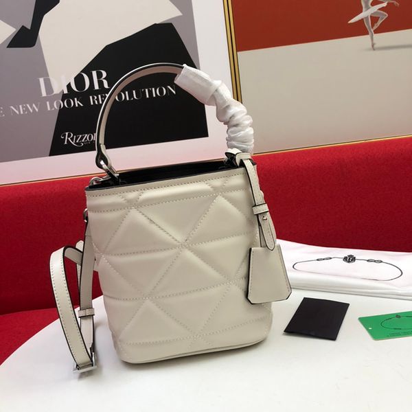 designer bag luxurys handbag shoulder bags handle open fashion totes lash package women purse leather practical bucket handbags wallet
designer bag luxurys handbag shoulder bags handle open fashion totes lash package women purse leather practical bucket handbags wallet