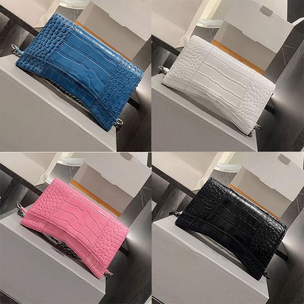 2022 fashion hourglass bag winter fluffy designer black small handbags handle purse balencaiga 23cm
2022 fashion hourglass bag winter fluffy designer black small handbags handle purse balencaiga 23cm