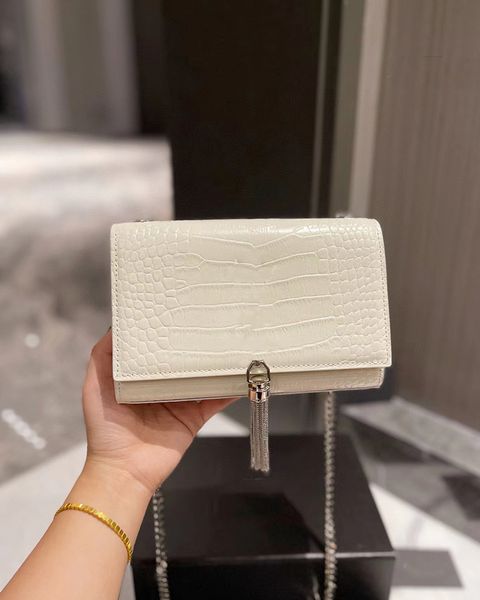 white classic tassel designers shoulder crossbody bags fashion handbag totes clutch cowhide crocodile pattern fashion flap chain messenger b
white classic tassel designers shoulder crossbody bags fashion handbag totes clutch cowhide crocodile pattern fashion flap chain messenger b