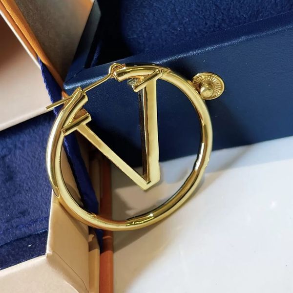 womens designer charm luxury fashion ear studs classic casual gold silver diamond letter printed ladies wedding party, Golden
womens designer charm luxury fashion ear studs classic casual gold silver diamond letter printed ladies wedding party, Golden
